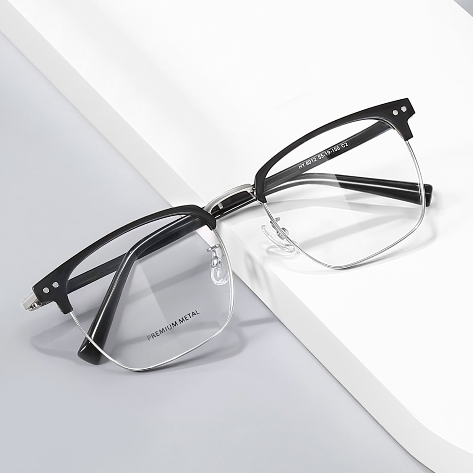 8012 Minimalistische bril met neusdruklegering