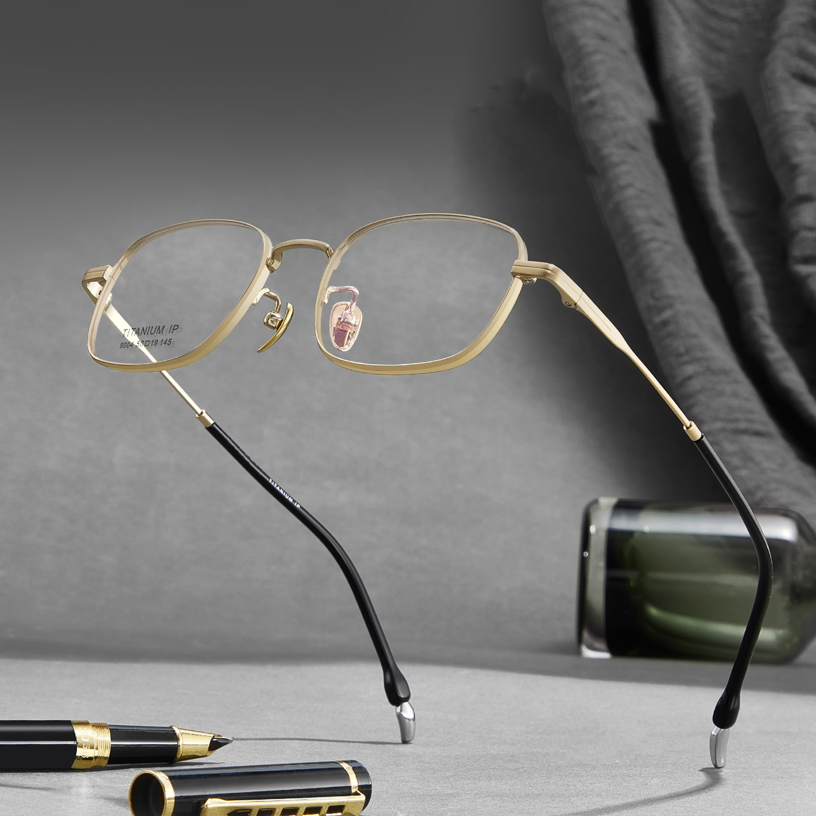 9004 Antislipbril van zuiver titanium met brede rand