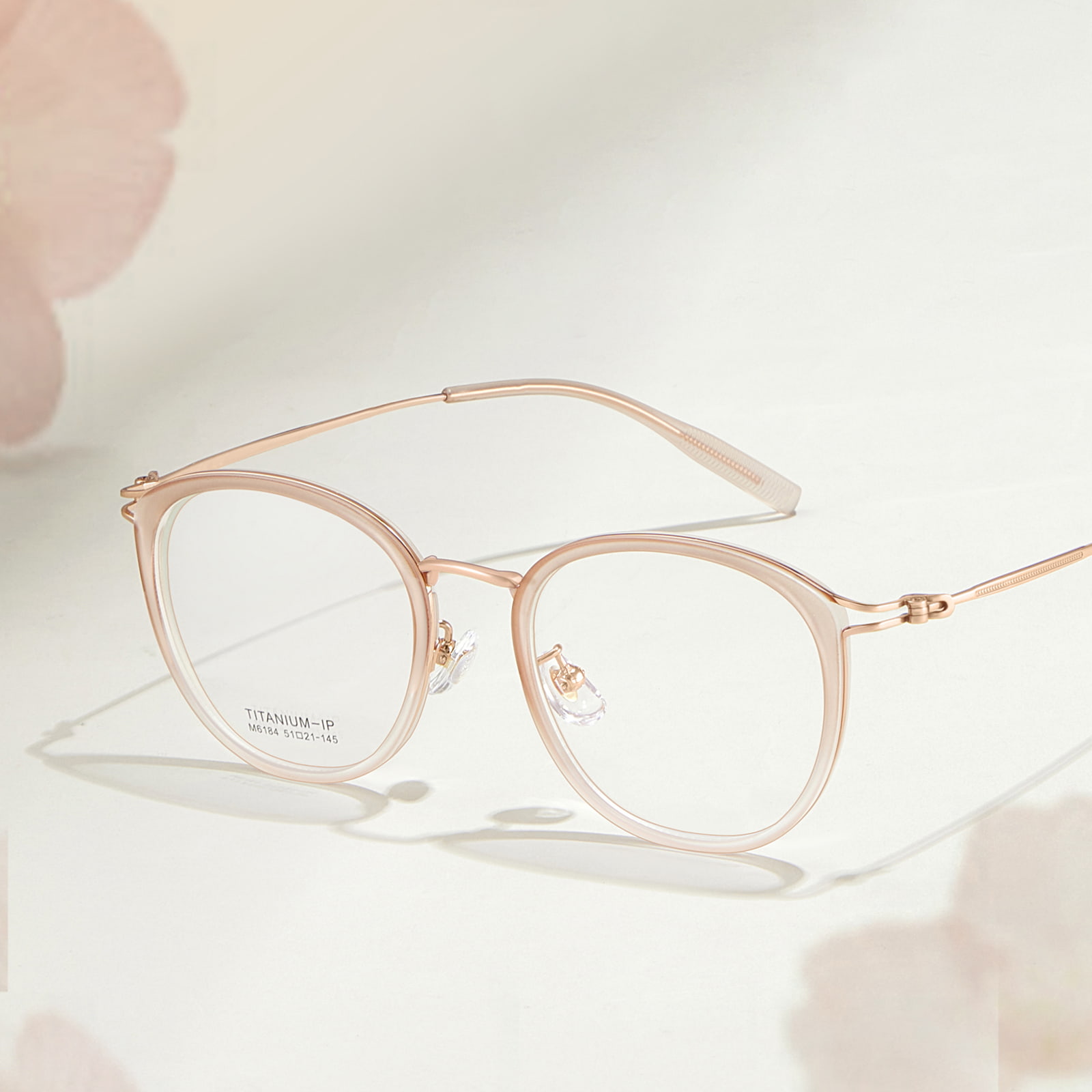 M6184 Artistieke gouden lijm holle β titanium bril