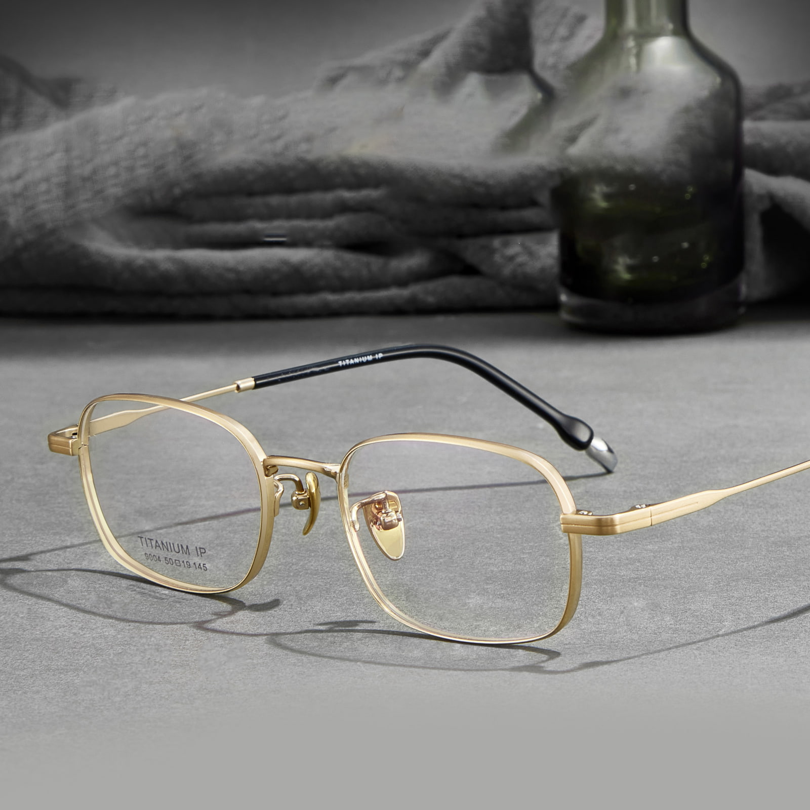 9004 Antislipbril van zuiver titanium met brede rand